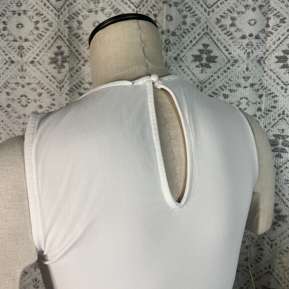 Bebe White Lace Peplum Top | Sleeveless Floral Applique Blouse | Size Medium - Picture 4 of 4